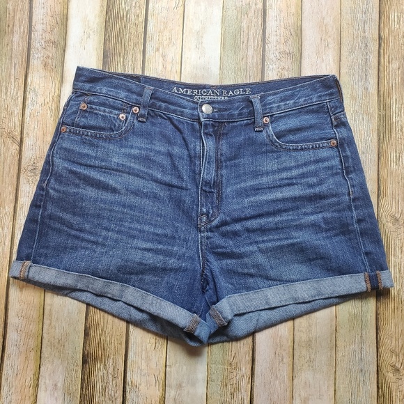 American Eagle Outfitters Pants - American Eagle AEO Rolled Cuff Mom Shorts Size 8